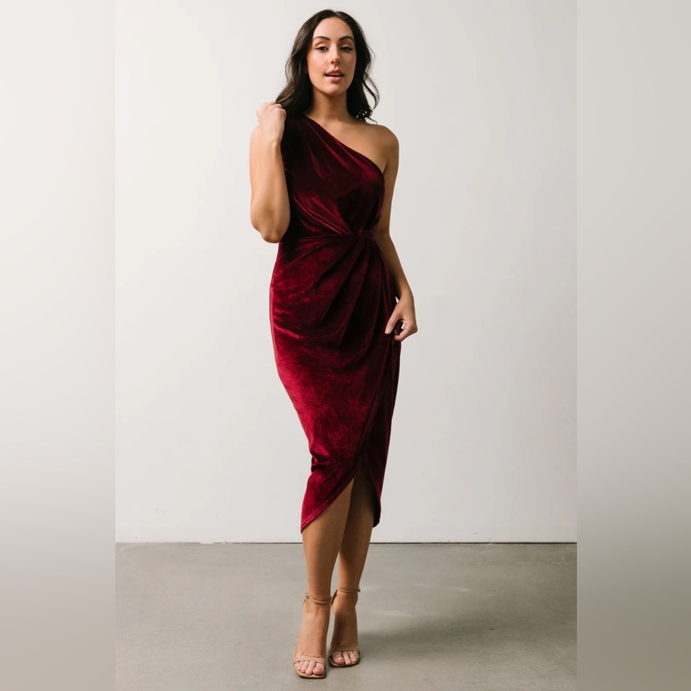 Baltic Born Kourtney Velvet One Shoulder Midi Dress